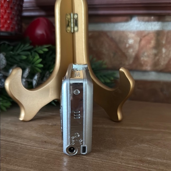 Kodak Easyshare M1063 10.3 MP Digital Camera with 3xOptical Zoom (Silver)FINAL - Picture 5 of 6